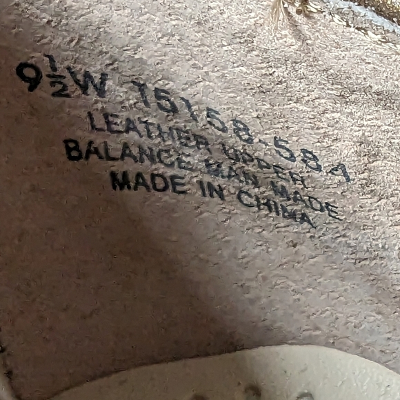 9.5W - Trotters | Liz Gold Weaved Leather Flats Shoes - Picture 4 of 5